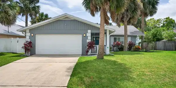 4 CROSSLEAF COURT E