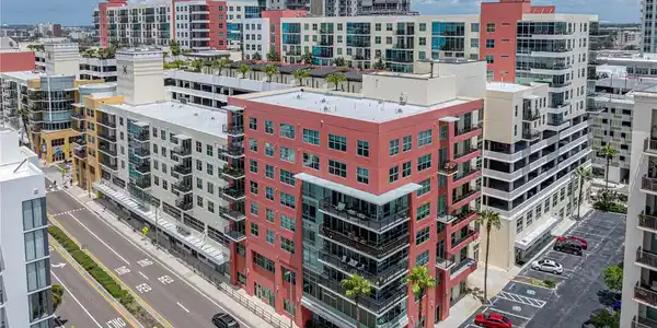 1208 E KENNEDY BOULEVARD