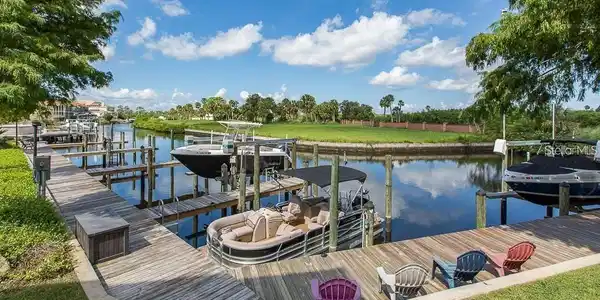 6533 CHANNELSIDE DRIVE