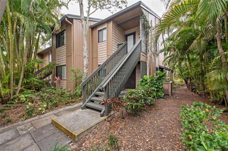 1720 GLENHOUSE DRIVE