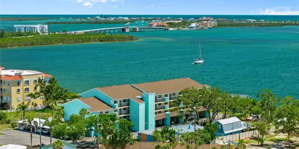 53 W BAY HEIGHTS ROAD