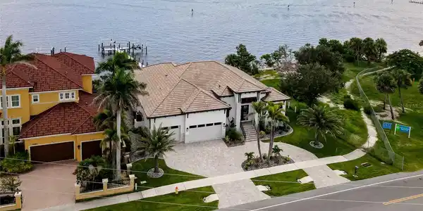4488 HARBOR BOULEVARD