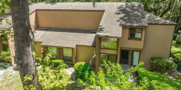 4 MASTERS COURT
