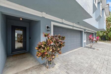 3111 W DE LEON STREET