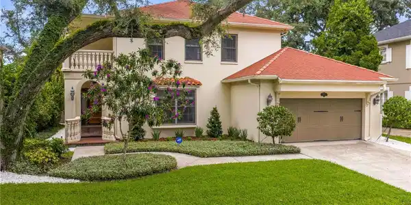 2915 W BAYSHORE COURT