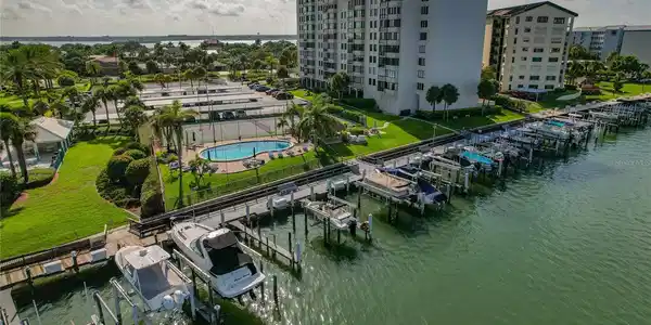 660 ISLAND WAY