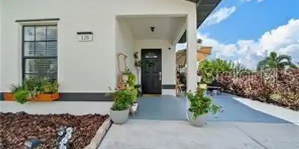 126 PALMETTO CIRCLE NE