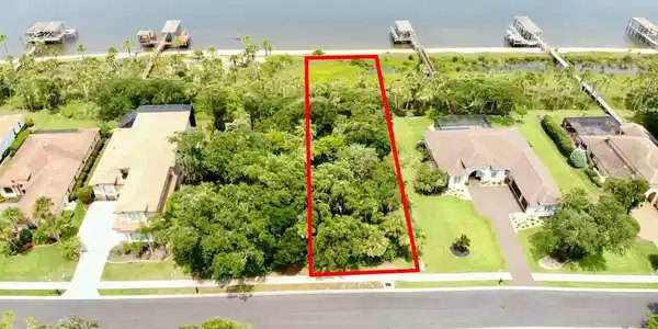 63 S RIVERWALK DRIVE