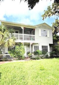 2904 MANGO TREE DRIVE