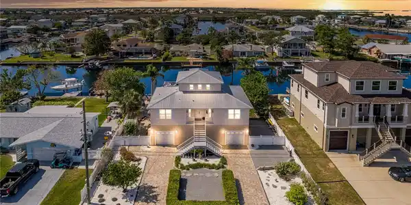3352 GULFVIEW DRIVE
