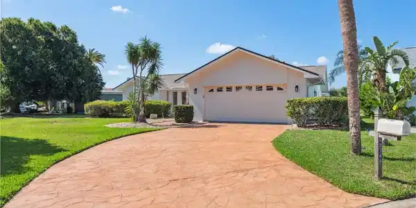 5348 LAWRENCE LANE