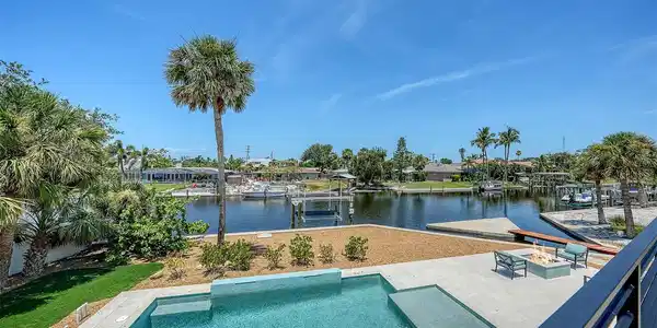 5168 SANDY COVE