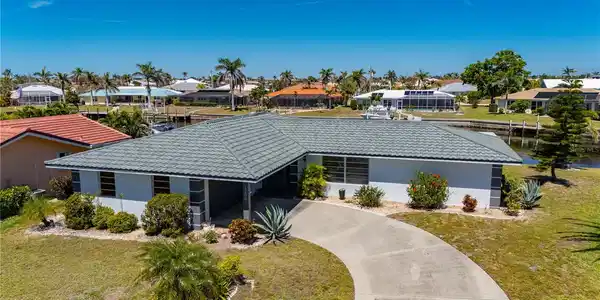 1206 WINWARD COURT