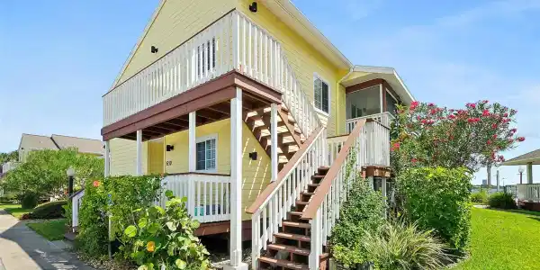 611 OCEAN MARINA DRIVE