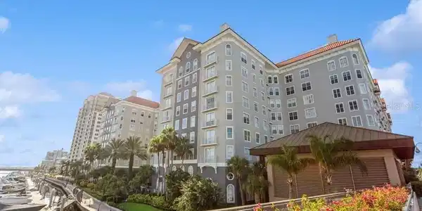 700 S HARBOUR ISLAND BOULEVARD