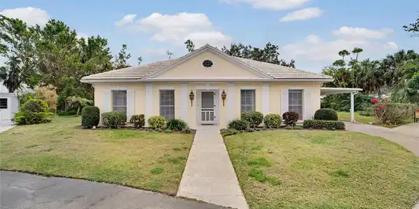 2 ANTIGUA CIRCLE