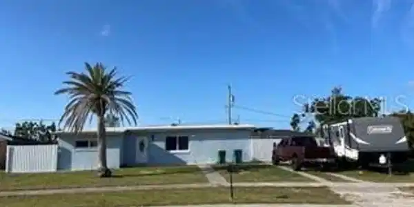 700 FLORAL LANE