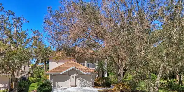 3113 CLUB DRIVE