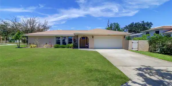 8289 136TH STREET