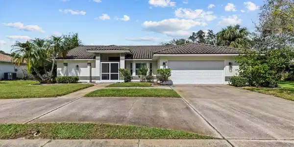 913 OAKVIEW ROAD