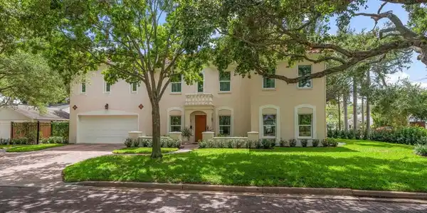 2900 W ESTRELLA STREET