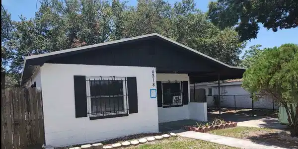 4218 W NASSAU STREET