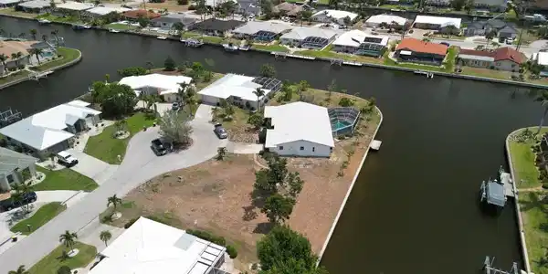 571 BELVEDERE COURT