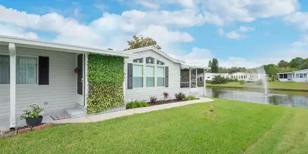 504 PORTSIDE LANE