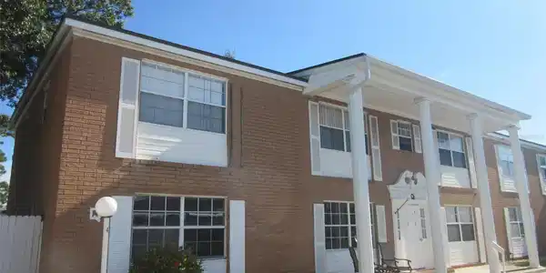 4158 TAMIAMI TRAIL