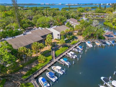 1621 BOATHOUSE CIRCLE