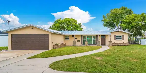 469 FLAMINGO DRIVE