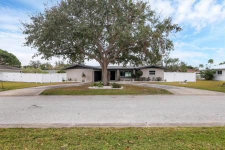 2430 SUNNYSIDE LANE