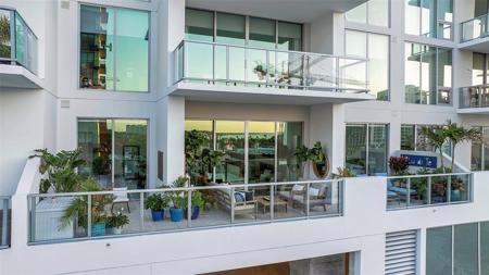 301 QUAY COMMONS