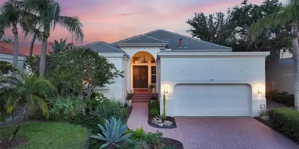 3613 FAIR OAKS PLACE