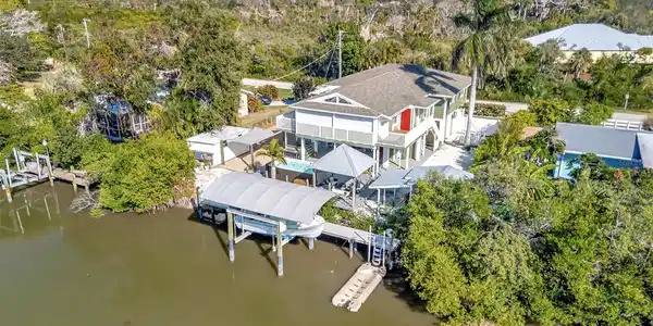 1841 BAYSHORE DRIVE