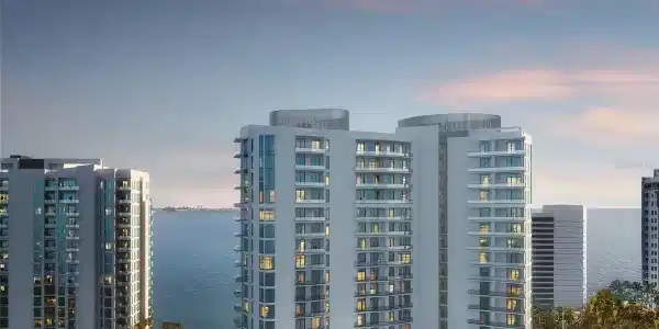 555 QUAY CMNS