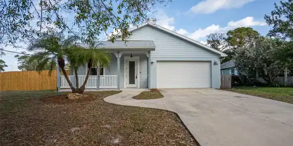 2405 VALENTINE STREET
