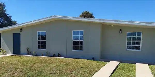 3165 CRESTWOOD DRIVE
