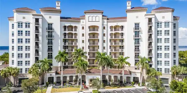 3333 SUNSET KEY CIRCLE
