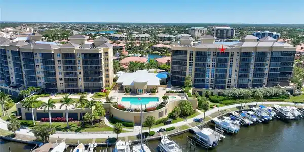 3313 SUNSET KEY CIRCLE