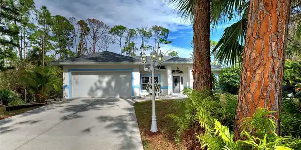 5218 NEON AVENUE