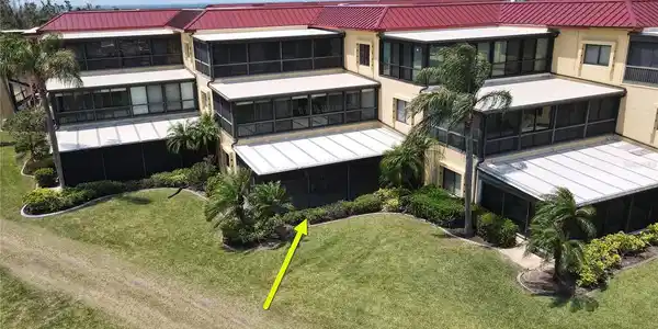 3260 SOUTHSHORE DRIVE