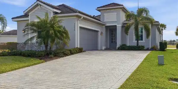 25025 OAK HAMMOCK COURT