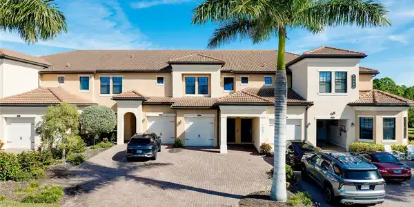 10063 CROOKED CREEK DRIVE