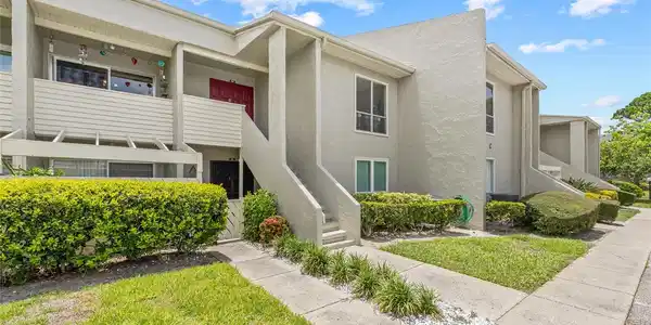 416 WINDRUSH BAY DRIVE