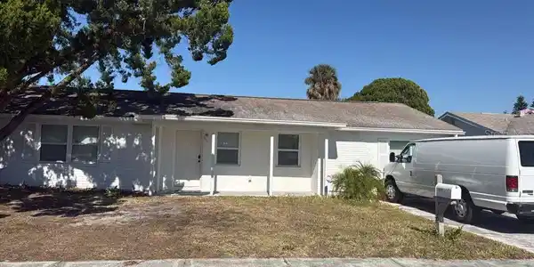6205 SEABREEZE DRIVE