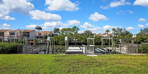 4354 OUTRIGGER LANE