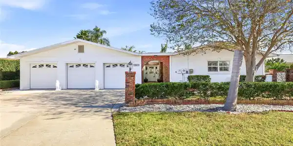 3927 VERSAILLES DRIVE