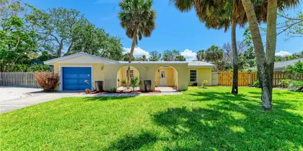5223 SHADOW LAWN DRIVE