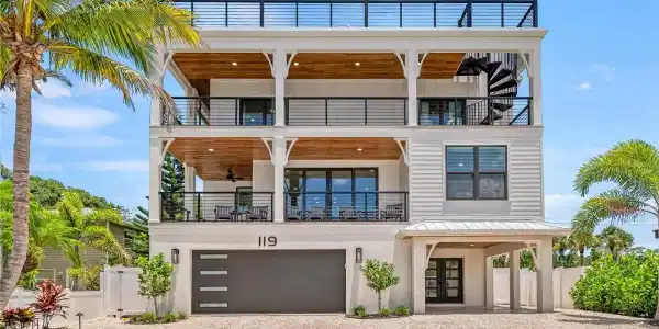 119 AVENIDA MESSINA